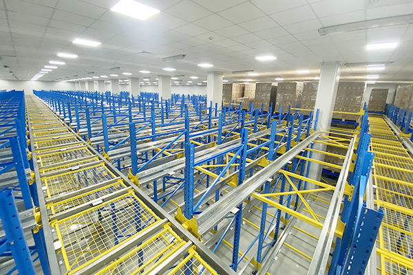 Projeto de design de armazém automatizado (transporte de quatro vias)